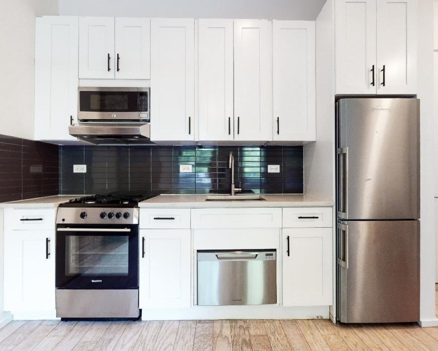 472 Central Park W - Photo 4 of 10