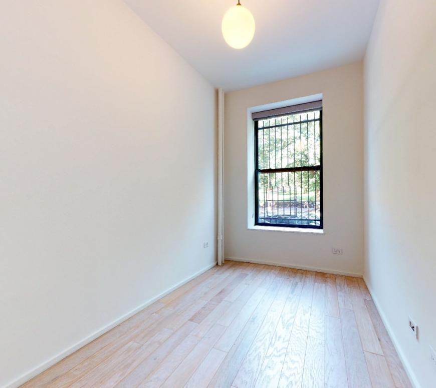 472 Central Park W - Photo 5 of 10