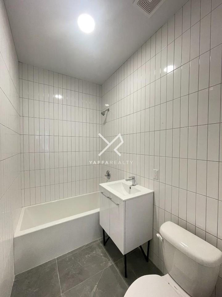 1057 E 34th St - Photo 7 of 9