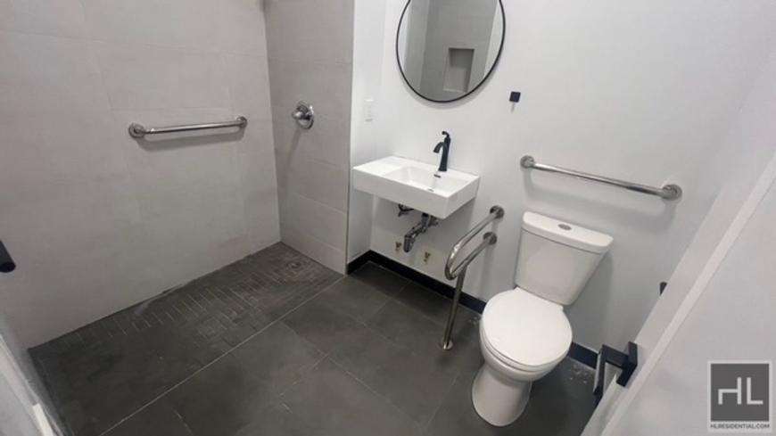 900 Rogers Ave - Photo 3 of 10