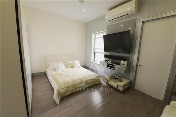 53 E 64th St - Photo 5 of 10