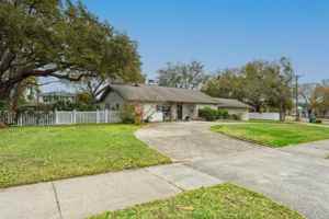 featured image of 2603 N Ridgewood Ave