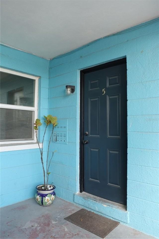 574 Bay Esplanade #5 - Photo 2 of 14