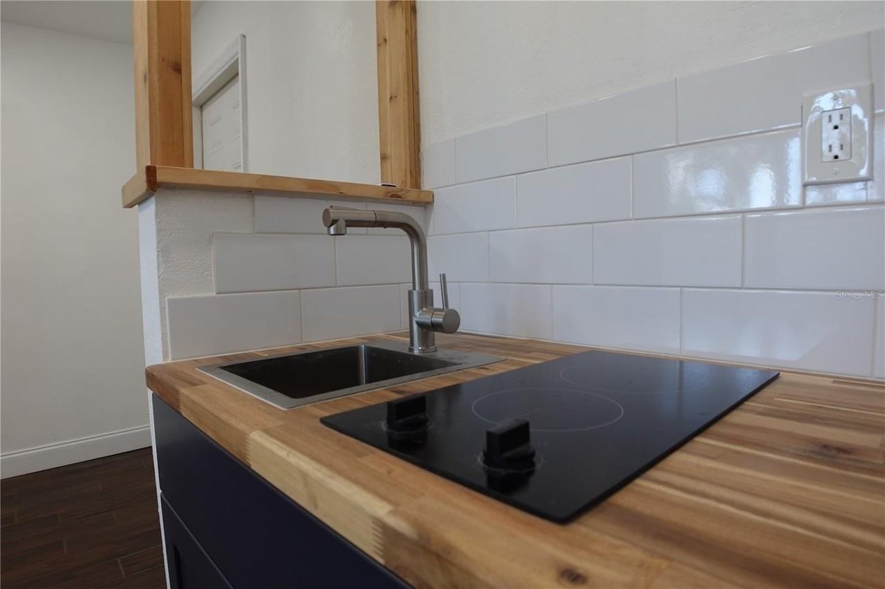 574 Bay Esplanade #5 - Photo 5 of 14