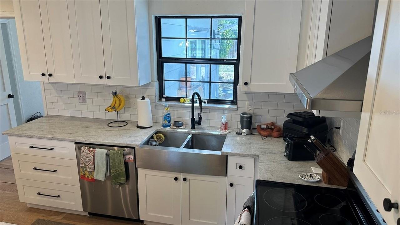 1232 48th Ave N - Photo 6 of 26