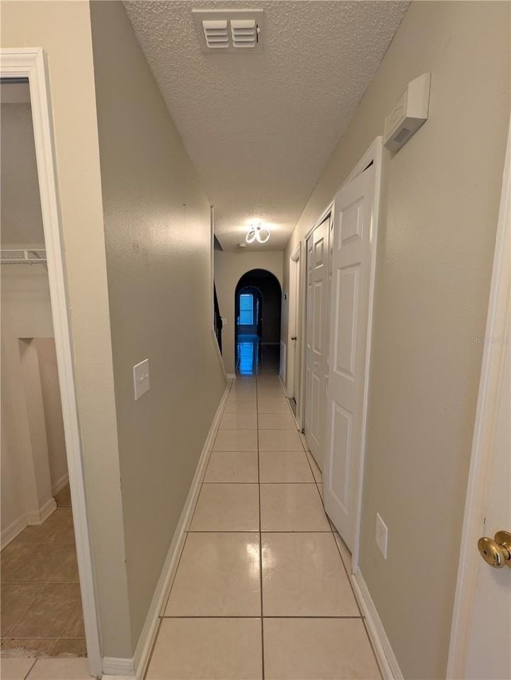 4630 Ashburn Square Dr - Photo 5 of 23