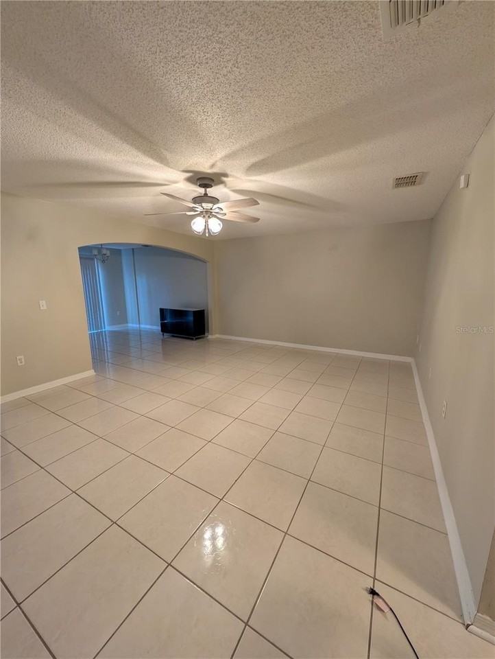 4630 Ashburn Square Dr - Photo 7 of 23