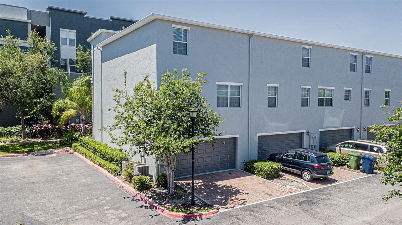 814 N Oregon Ave - Photo 2 of 28