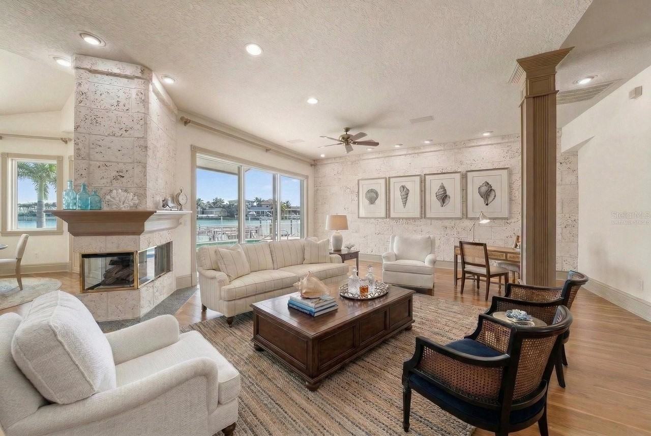 2247 Donato Dr - Photo 4 of 50