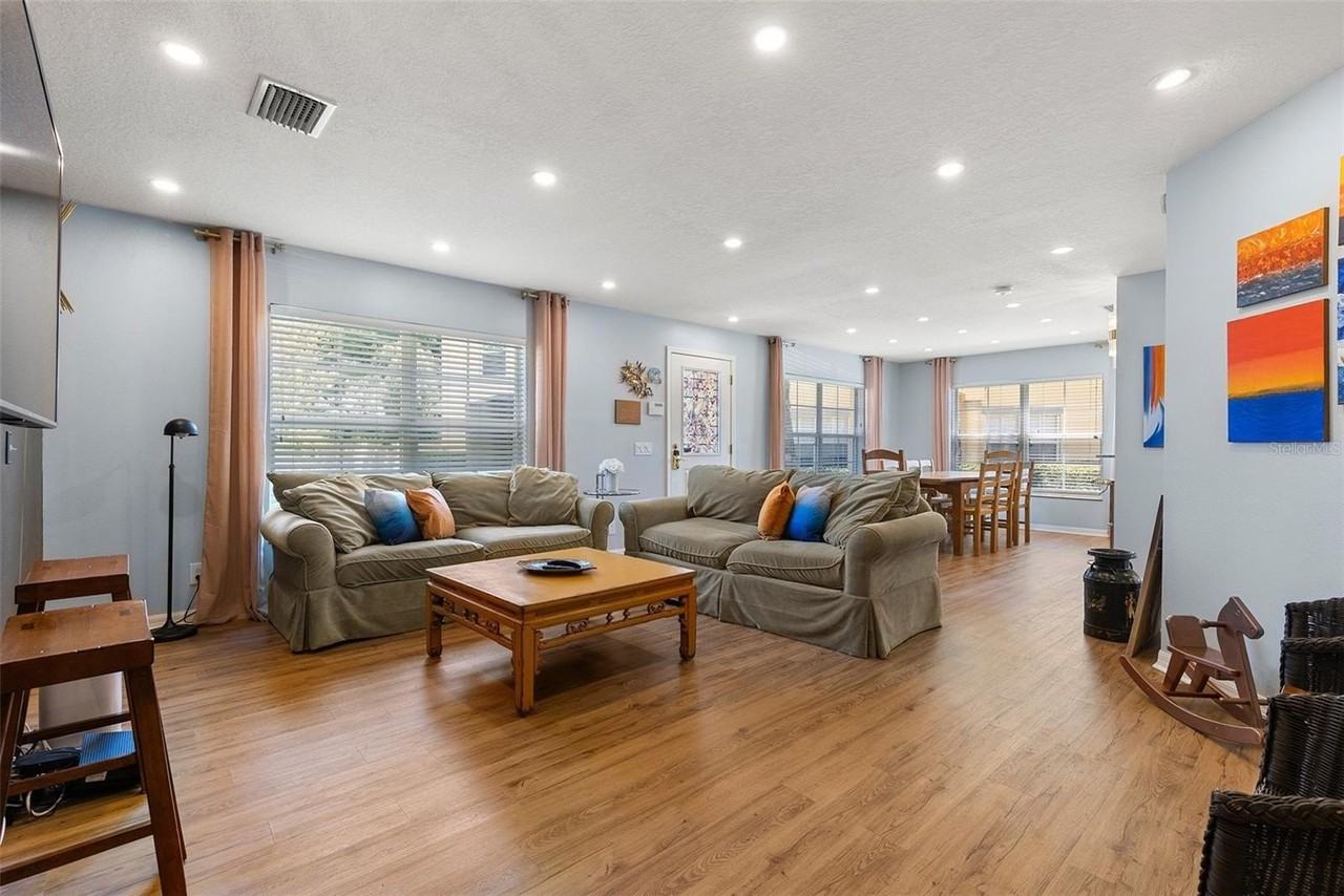 3852 Mandalay Dr - Photo 3 of 28