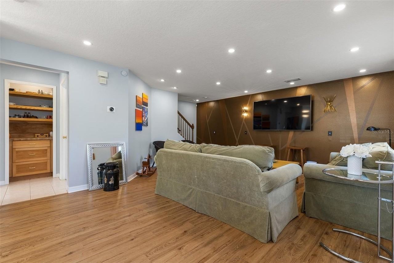 3852 Mandalay Dr - Photo 5 of 28