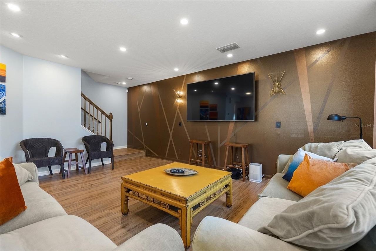 3852 Mandalay Dr - Photo 6 of 28