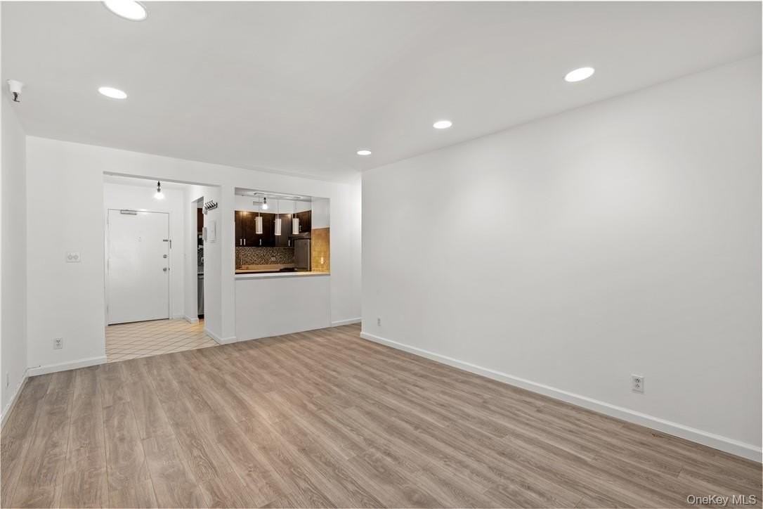 501 N Barry Ave Apt 2c - Photo 6 of 15