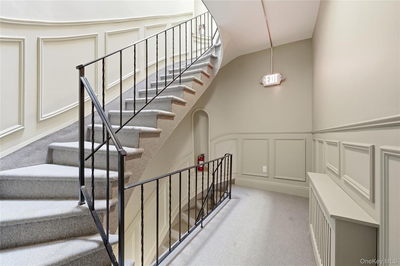 13 W Hoffman Ave Apt 3 - Photo 3 of 22