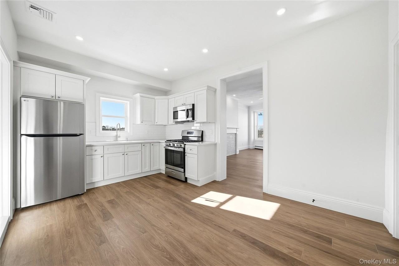 13 W Hoffman Ave Apt 3 - Photo 5 of 22