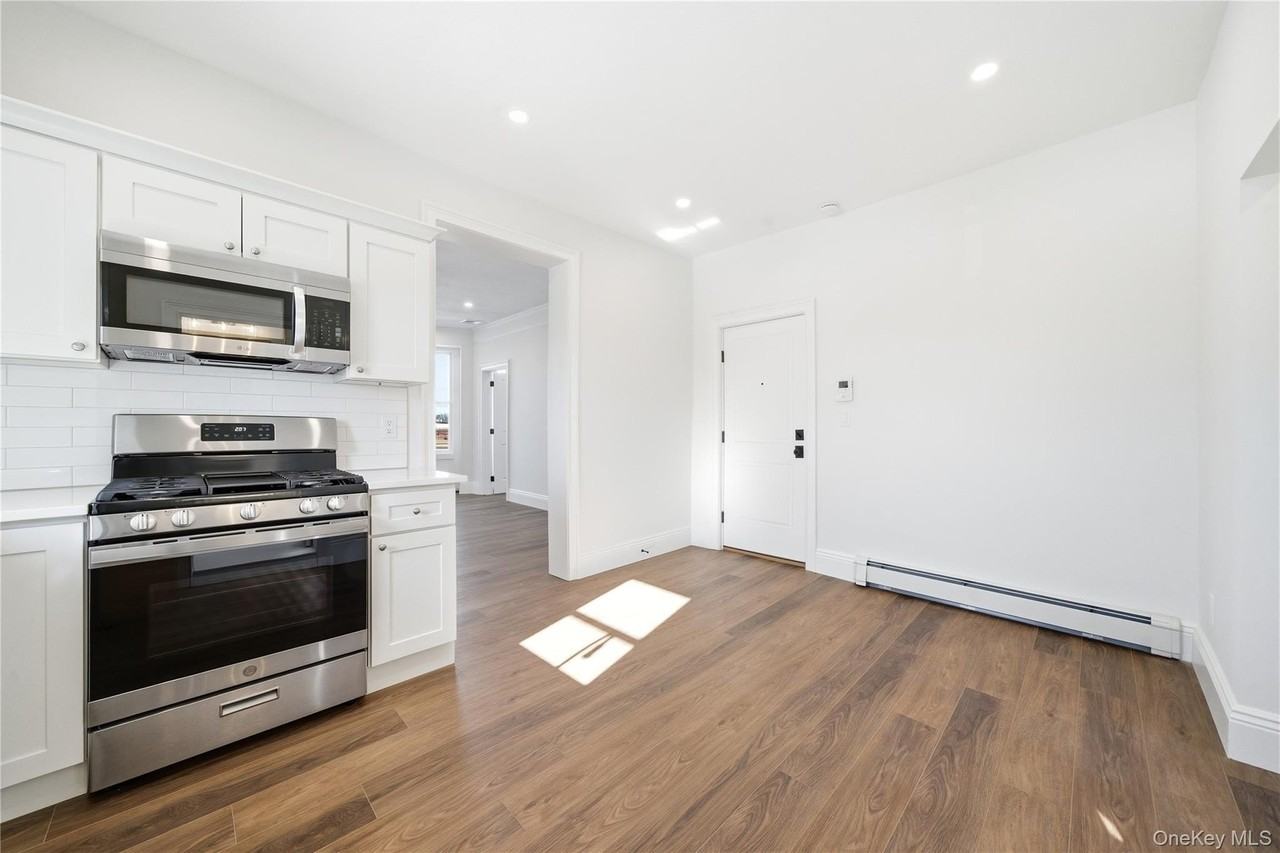 13 W Hoffman Ave Apt 3 - Photo 6 of 22