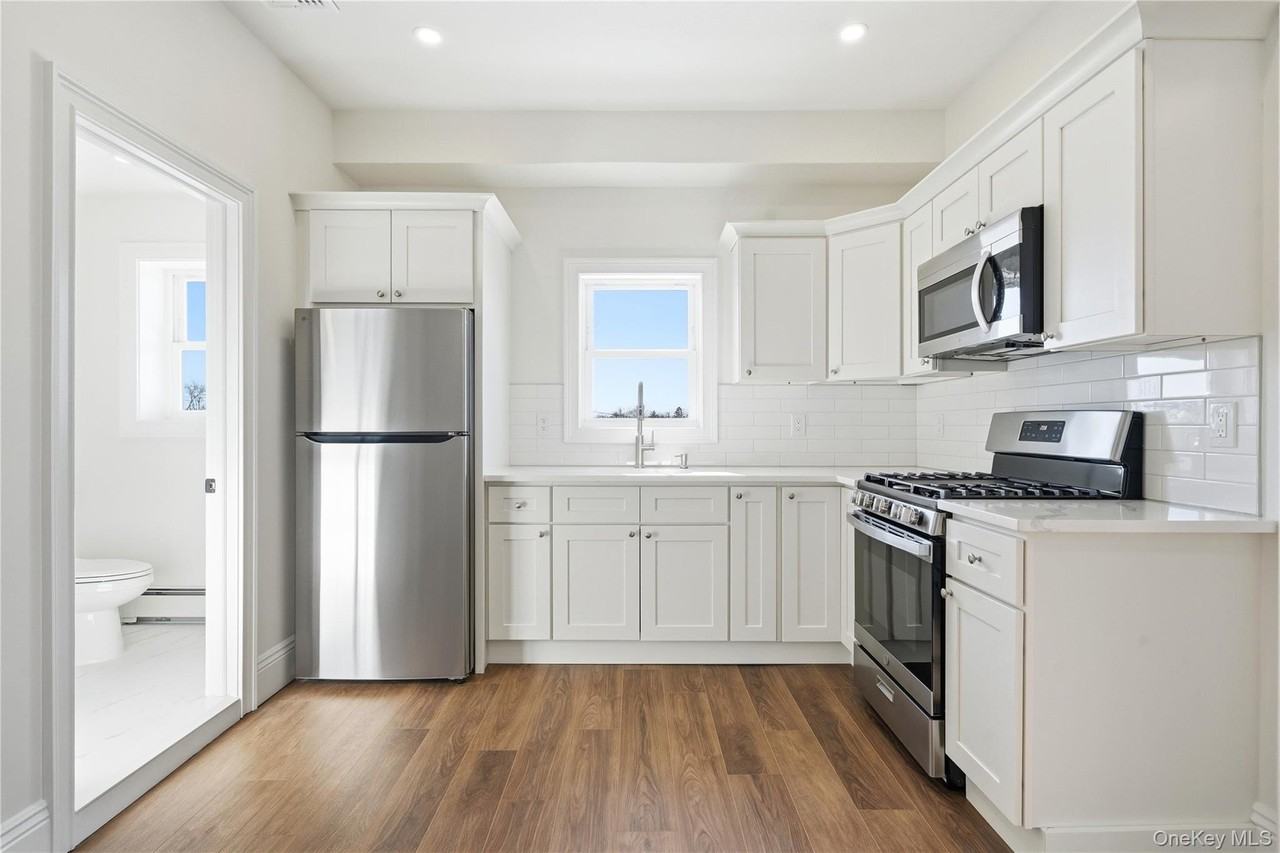 13 W Hoffman Ave Apt 3 - Photo 7 of 22