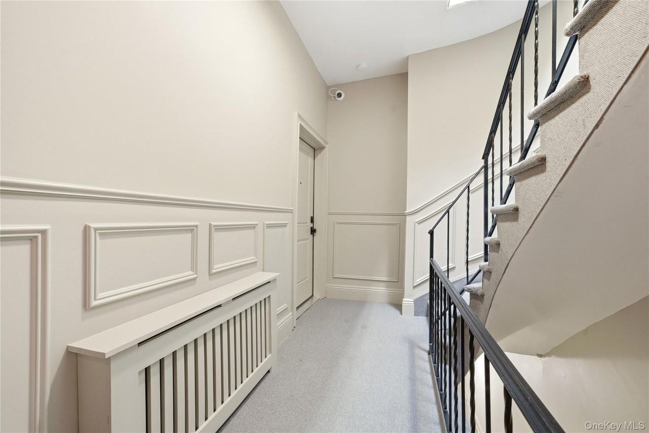 13 W Hoffman Ave Apt 2 - Photo 3 of 22