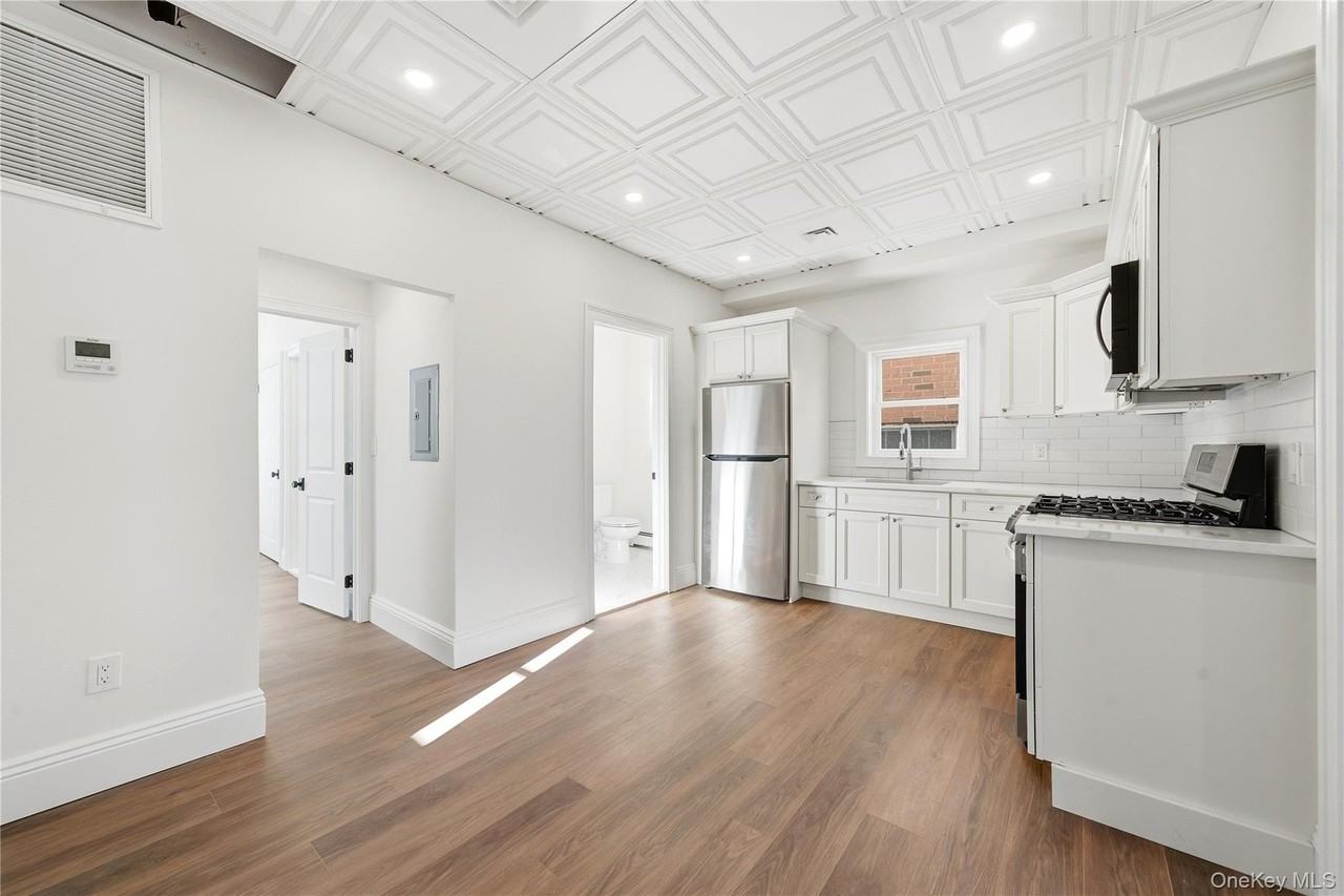 13 W Hoffman Ave Apt 2 - Photo 4 of 22