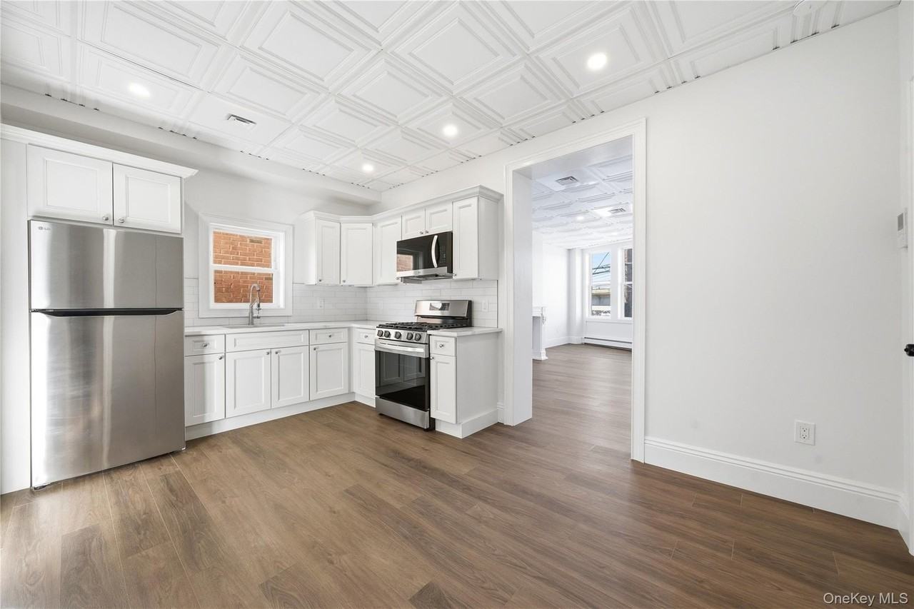 13 W Hoffman Ave Apt 2 - Photo 5 of 22