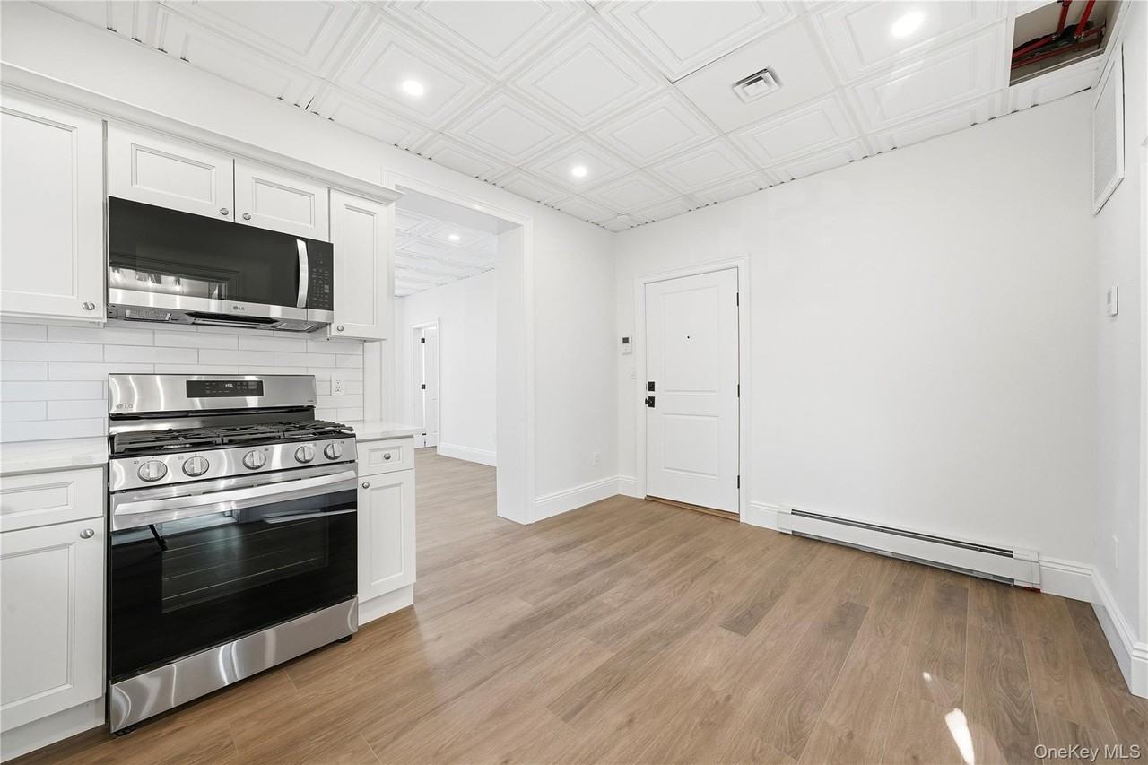 13 W Hoffman Ave Apt 2 - Photo 7 of 22