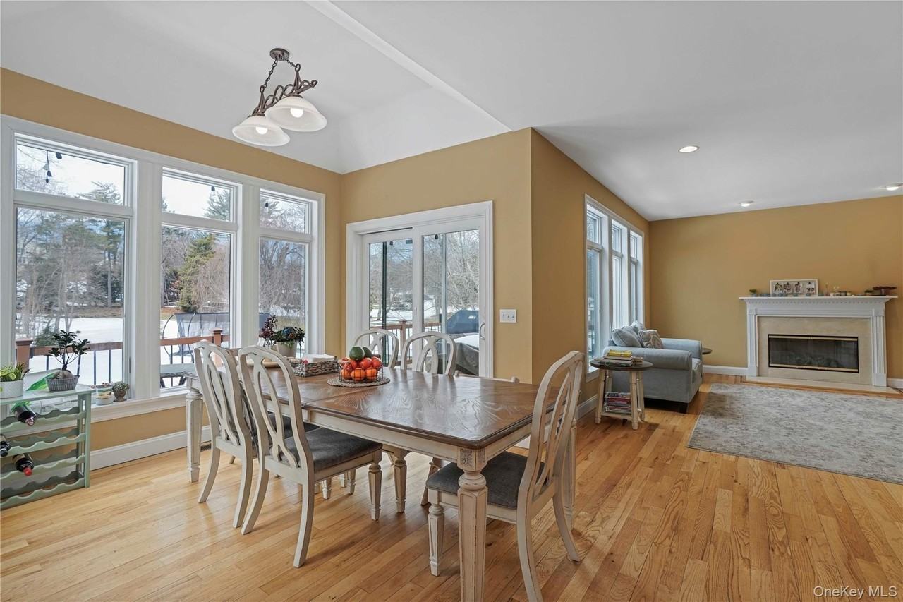 484 Rosedale Ave - Photo 5 of 31