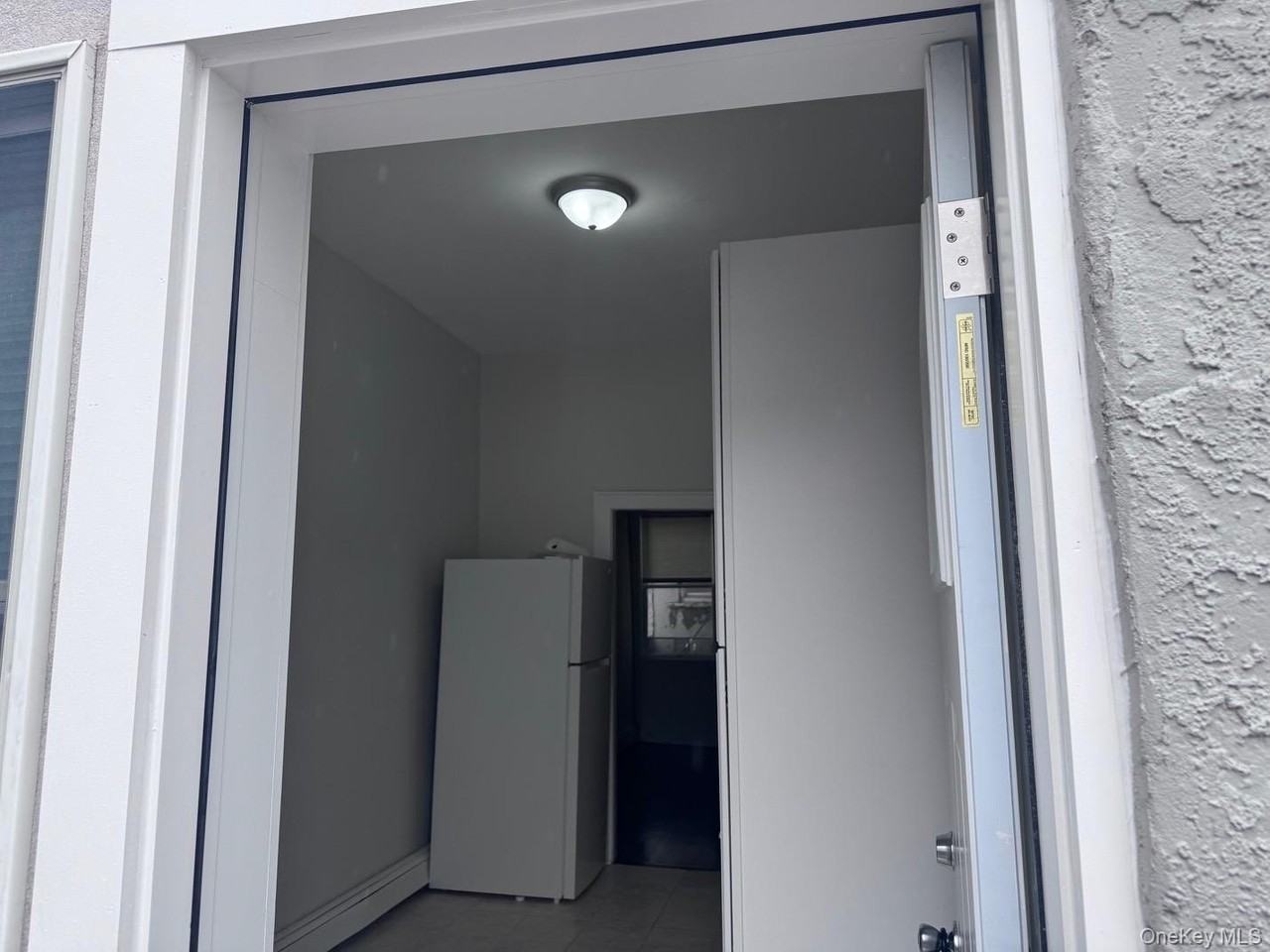 62 Jerusalem Ave - Photo 3 of 18