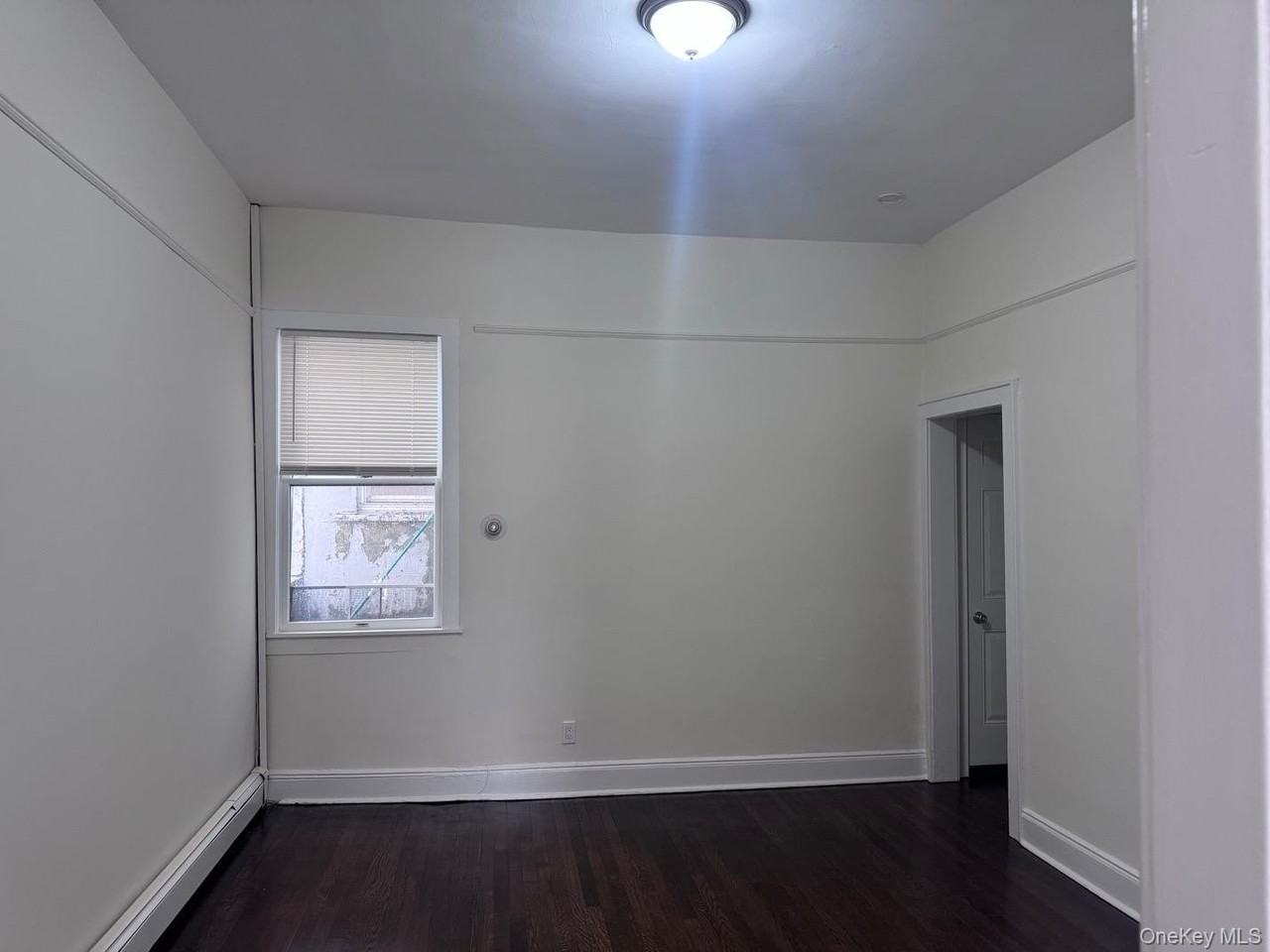 62 Jerusalem Ave - Photo 7 of 18