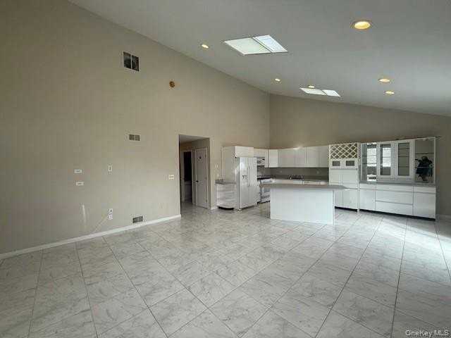 310 Jersey Ave - Photo 6 of 15