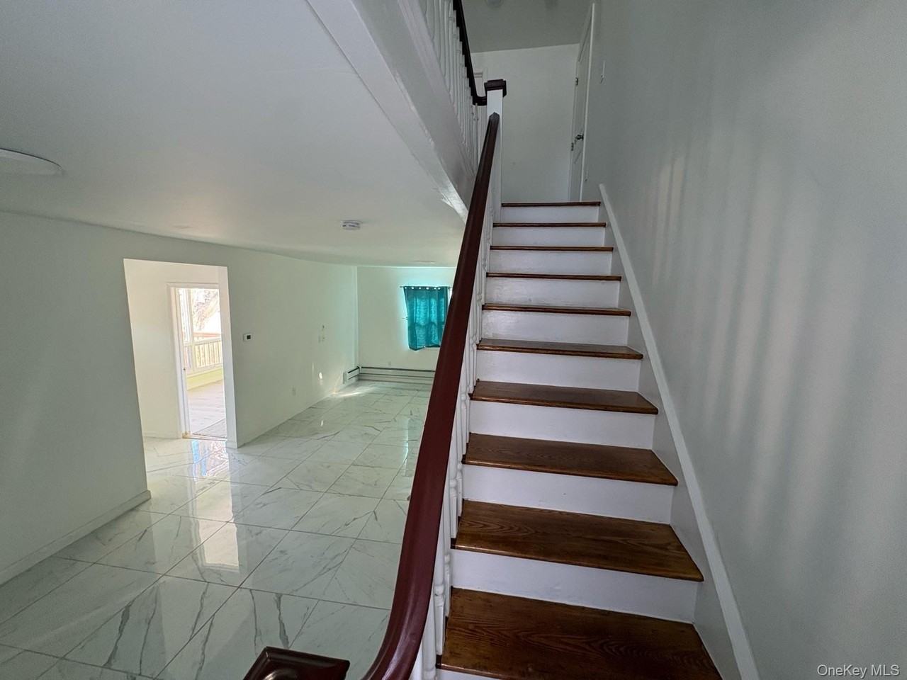 79 Monhagen Ave - Photo 3 of 12