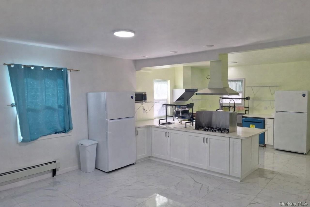 79 Monhagen Ave - Photo 6 of 12