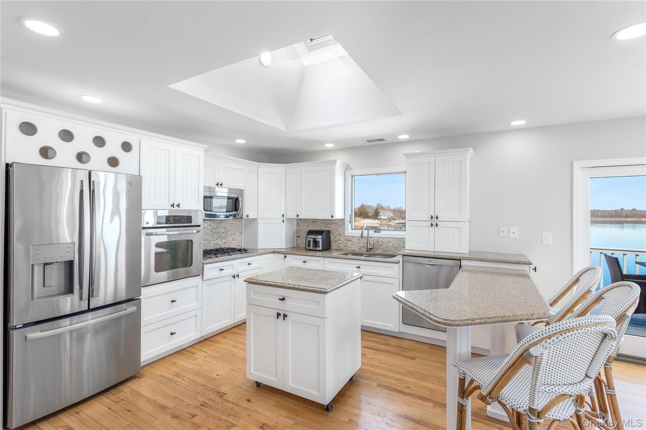 2 Bayside Ave - Photo 5 of 14