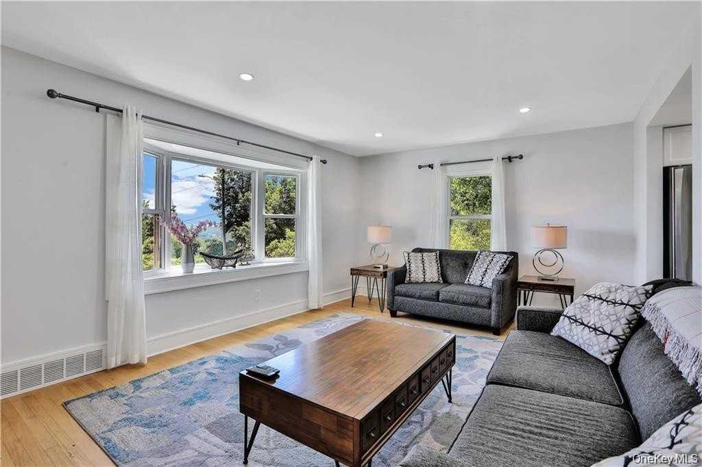 96 Orange St - Photo 2 of 2