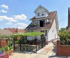 featured image of 16144 86th Ave 1st Fl