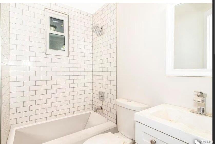 154 Woodworth Ave - Photo 4 of 9