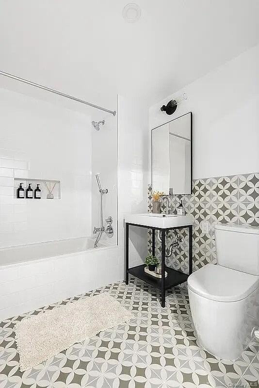 540 Graham Ave #402 - Photo 6 of 15