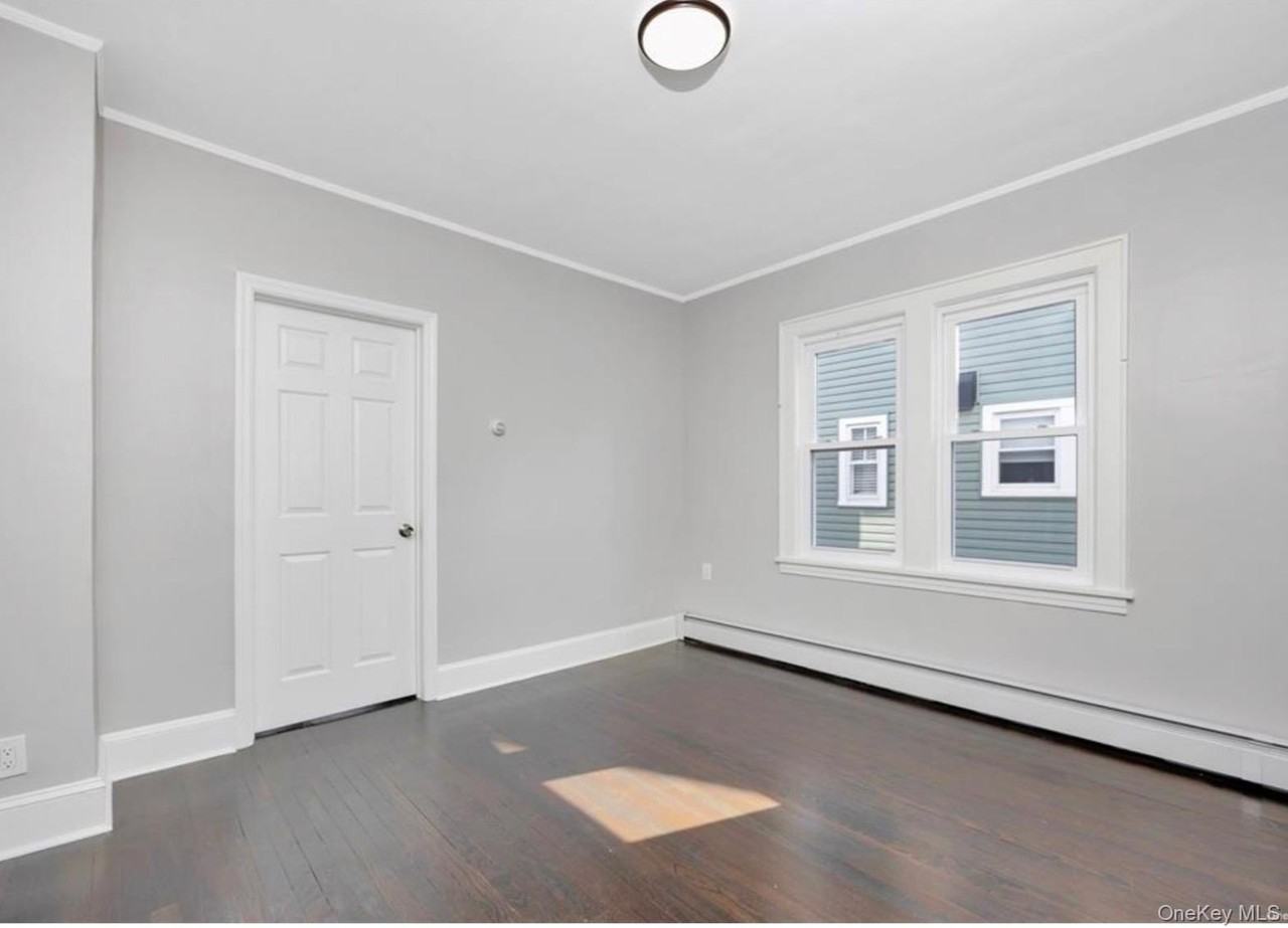 98 N Grove St Apt 2 - Photo 2 of 5