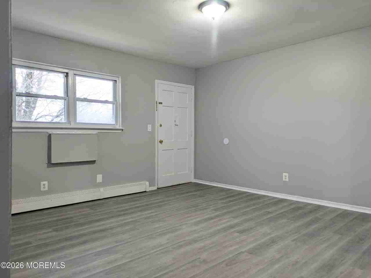 135 Rockwell Ave - Photo 7 of 33