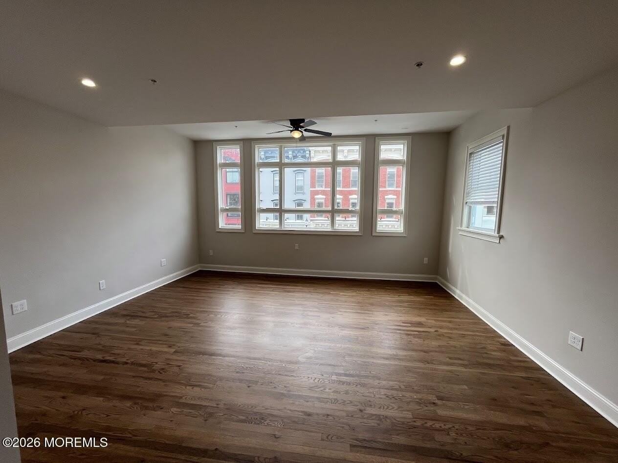 35 Broad St - Photo 2 of 7