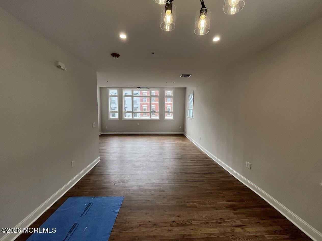 35 Broad St - Photo 3 of 7