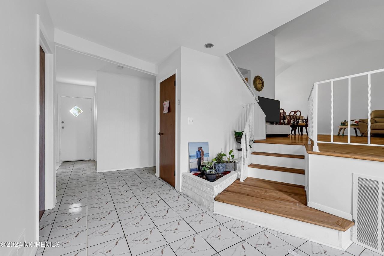 36 Community Dr - Photo 5 of 30