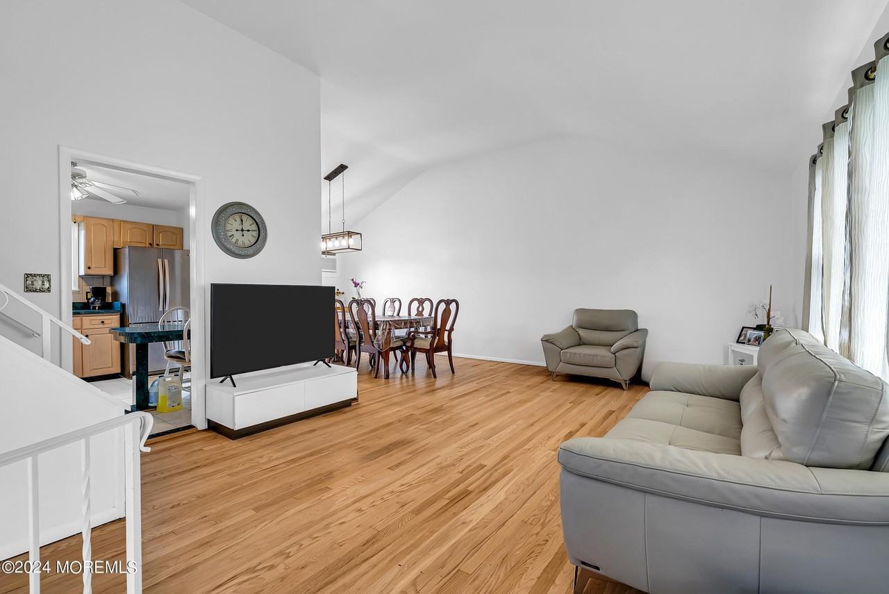 36 Community Dr - Photo 6 of 30