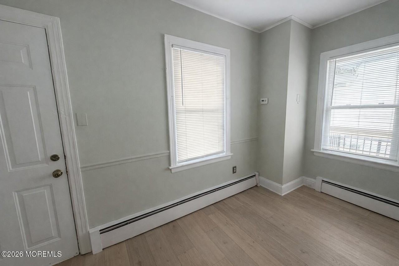 42 Cottage Pl Apt 2nd - Photo 4 of 12