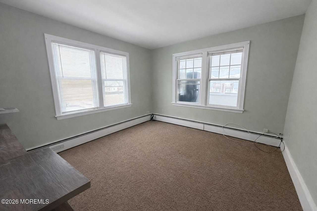 42 Cottage Pl Apt 2nd - Photo 7 of 12