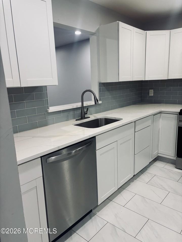 1 Upperbrook Ct - Photo 5 of 28