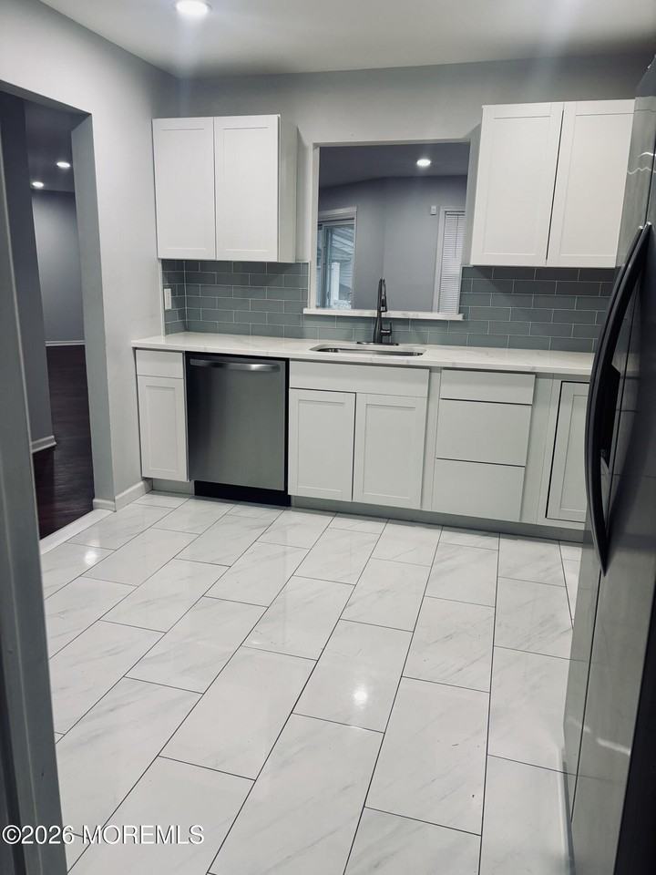 1 Upperbrook Ct - Photo 6 of 28