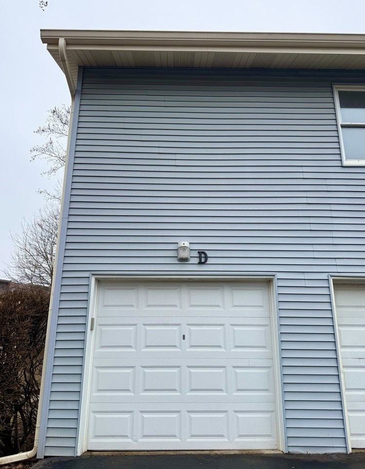 330 Hampton Ct Unit D - Photo 2 of 12