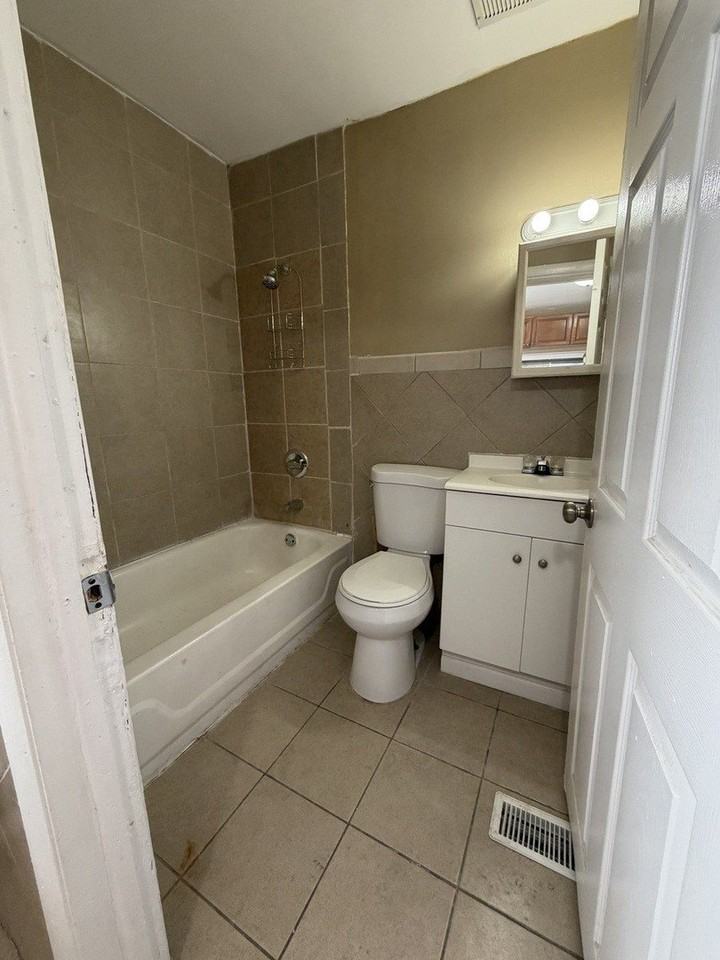 16130 Justine St - Photo 4 of 16