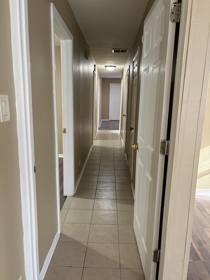 16130 Justine St - Photo 7 of 16