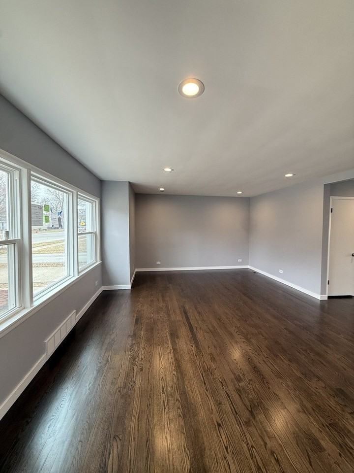 18227 Center Ave - Photo 2 of 12